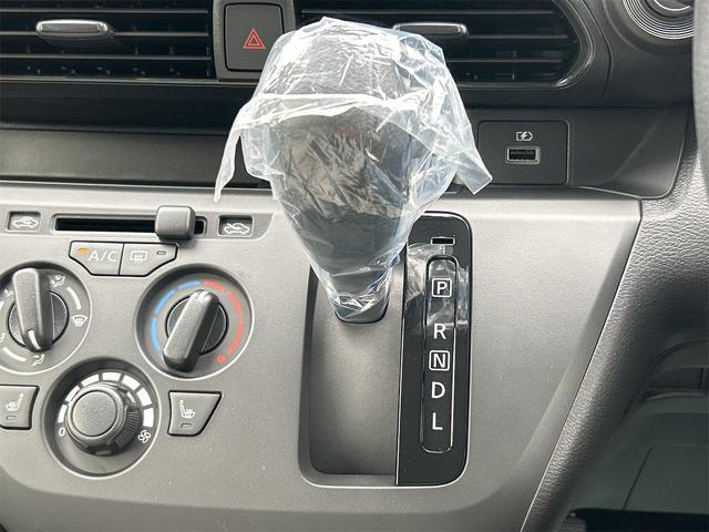 ｅＫワゴン Ｍ　届け出済み未使用車　バックカメラ　クリアランスソナー　レーンアシスト　衝突被害軽減システム　オートライト　キーレスエントリー　アイドリングストップ　電動格納ミラー　シートヒーター　ベンチシート　ＣＶＴ（9枚目）