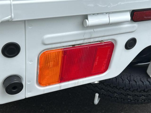 キャリイトラック ＫＣ　４ＷＤ　届け出済み未使用車　ＭＴ　クリアランスソナー　アイドリングストップ　オートライト　ＡＢＳ　ＥＳＣ　エアコン　パワーステアリング　パワーウィンドウ（11枚目）