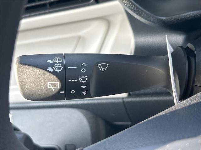 ムーヴキャンバス ストライプスＸ　届け出済み未使用車　バックカメラ　両側電動スライドドア　クリアランスソナー　　衝突被害軽減システム　オートライト　スマートキー　アイドリングストップ　電動格納ミラー　ベンチシート　ＣＶＴ（11枚目）