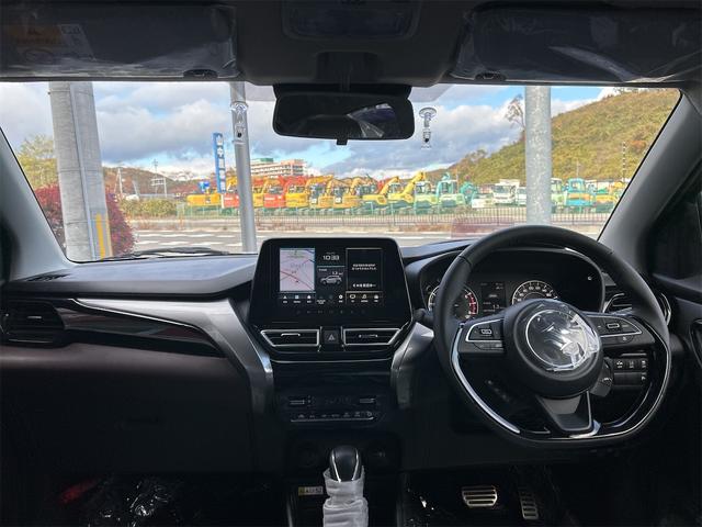 フロンクス ベースグレード　全周囲カメラ　クリアランスソナー　オートクルーズコントロール　レーンアシスト　衝突被害軽減システム　ナビ　ＴＶ　オートライト　ＬＥＤヘッドランプ　アルミホイール　スマートキー　アイドリングストップ（2枚目）