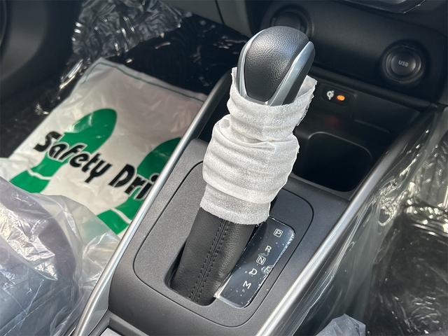 フロンクス ベースグレード　全周囲カメラ　クリアランスソナー　オートクルーズコントロール　レーンアシスト　衝突被害軽減システム　ナビ　ＴＶ　オートライト　ＬＥＤヘッドランプ　アルミホイール　スマートキー　アイドリングストップ（9枚目）