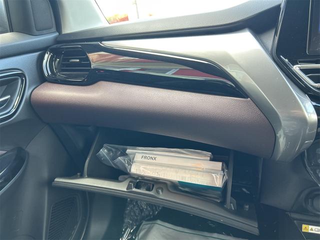 フロンクス ベースグレード　全周囲カメラ　クリアランスソナー　オートクルーズコントロール　レーンアシスト　衝突被害軽減システム　ナビ　ＴＶ　オートライト　ＬＥＤヘッドランプ　アルミホイール　スマートキー　アイドリングストップ（32枚目）