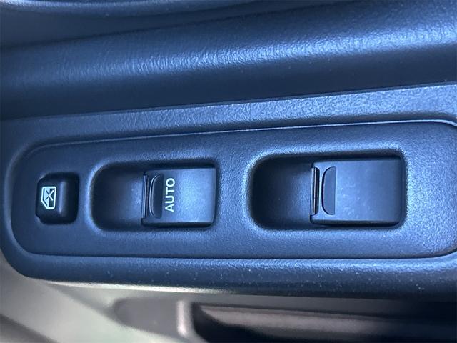 ジムニー ランドベンチャー　４ＷＤ　ドライブレコーダー　キーレスエントリー　電動格納ミラー　シートヒーター　ＡＴ　ＡＢＳ　アルミホイール　衝突安全ボディ　エアコン　パワーステアリング　パワーウィンドウ（11枚目）