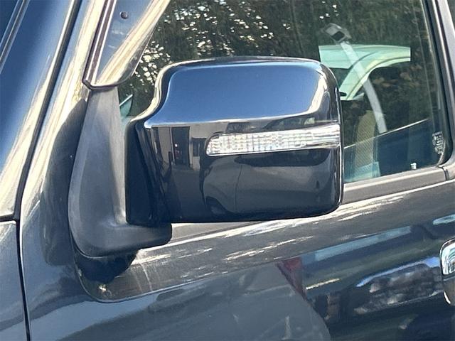 ジムニー ランドベンチャー　４ＷＤ　ドライブレコーダー　キーレスエントリー　電動格納ミラー　シートヒーター　ＡＴ　ＡＢＳ　アルミホイール　衝突安全ボディ　エアコン　パワーステアリング　パワーウィンドウ（23枚目）