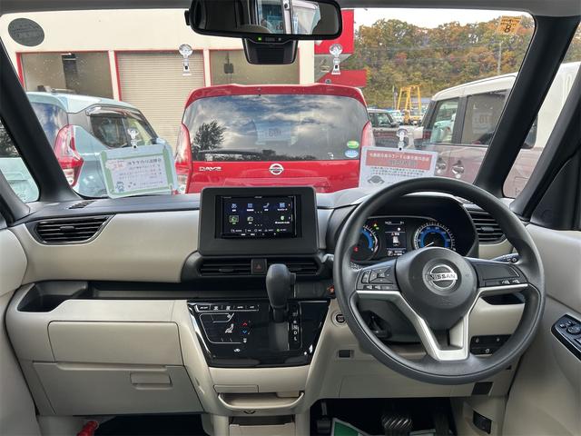 ルークス Ｘ　全周囲カメラ　両側スライド・片側電動　ナビ　クリアランスソナー　衝突被害軽減システム　オートライト　スマートキー　アイドリングストップ　電動格納ミラー　ベンチシート　ＣＶＴ　盗難防止システム　ＡＢＳ（2枚目）