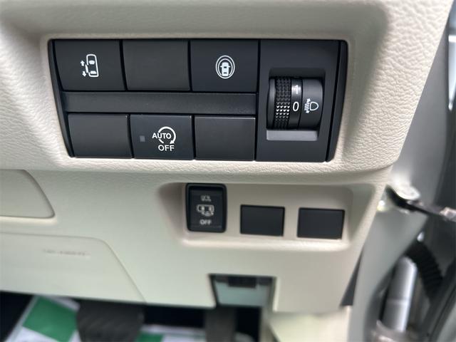 ルークス Ｘ　全周囲カメラ　両側スライド・片側電動　ナビ　クリアランスソナー　衝突被害軽減システム　オートライト　スマートキー　アイドリングストップ　電動格納ミラー　ベンチシート　ＣＶＴ　盗難防止システム　ＡＢＳ（8枚目）