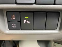 接触を未然に防ぐ、クリアランスソナー搭載です。車を守るためには必須のアイテムですね。 5
