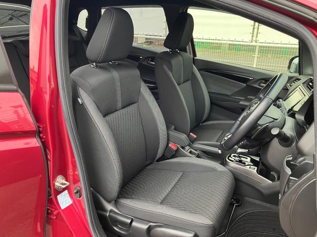 フィットハイブリッド S ホンダセンシング 4WD バックカメラ ETC オートライト 衝突被害軽減ブレーキ クルーズコントロール 車線逸脱警報 純正アルミ スマートキー 1年保証(13枚目)