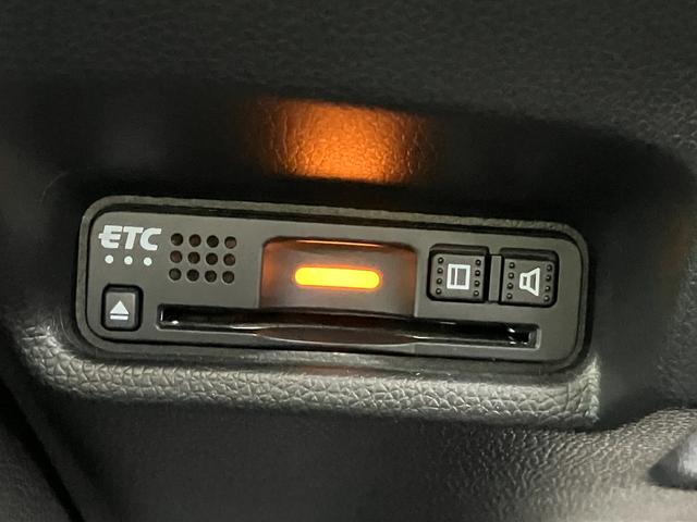 フィットハイブリッド S ホンダセンシング 4WD バックカメラ ETC オートライト 衝突被害軽減ブレーキ クルーズコントロール 車線逸脱警報 純正アルミ スマートキー 1年保証(18枚目)