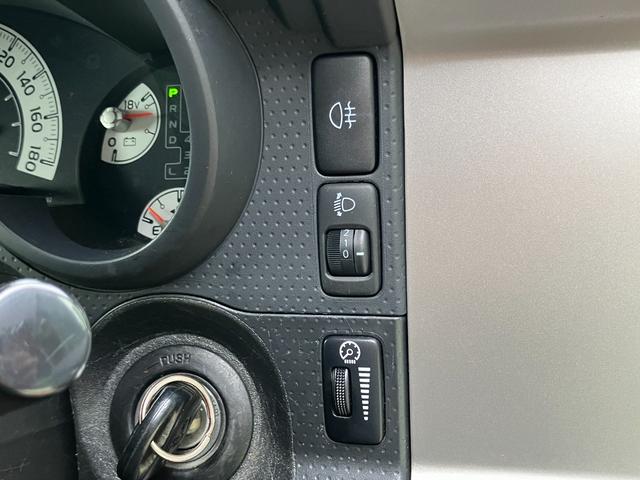 ＦＪクルーザー ベースグレード　寒冷地仕様　純正ナビ　バックカメラ　ルーフラック　フューエルオフロード１７インチアルミ　ＥＴＣ　ワイパーディアイサー　パーキングソナー　リアフォグランプ（11枚目）