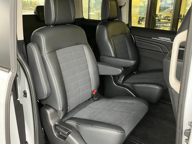 デリカＤ：５ シャモニー　アルパイン１１型ナビ　ナビ連動ＥＴＣ２．０　純正前後ドラレコ　１０年１０万ｋｍ特別保証延長　電動サイドステップ　全方位モニター　ブラインドスポットモニター　パワーシート　電動テールゲート　７人乗り（18枚目）