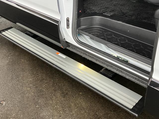 デリカＤ：５ シャモニー　アルパイン１１型ナビ　ナビ連動ＥＴＣ２．０　純正前後ドラレコ　１０年１０万ｋｍ特別保証延長　電動サイドステップ　全方位モニター　ブラインドスポットモニター　パワーシート　電動テールゲート　７人乗り（19枚目）