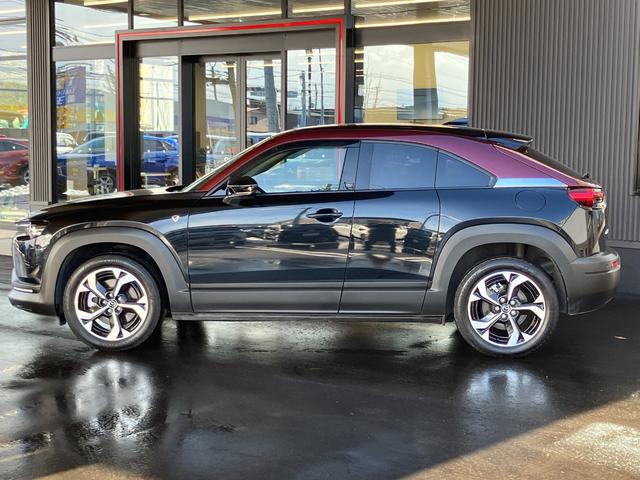 ＭＸ－３０ロータリーＥＶ エディションＲ　スマホ連携ディスプレイ　全方位モニター　ＢＯＳＥサウンド　メモリー付パワーシート　シート＆ステアリングヒーター　レーダークルーズコントロール　ＥＴＣ（5枚目）