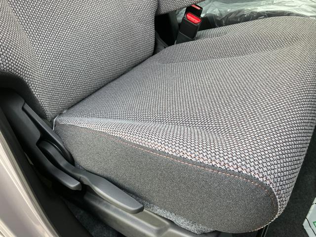 ワゴンＲスマイル クリームコーデ　４ＷＤ　届出済み未使用車　２トーンカラー　両側パワースライドドア　パーキングソナー　レーダークルーズコントロール　前席シートヒーター　ステアリングリモコン（14枚目）