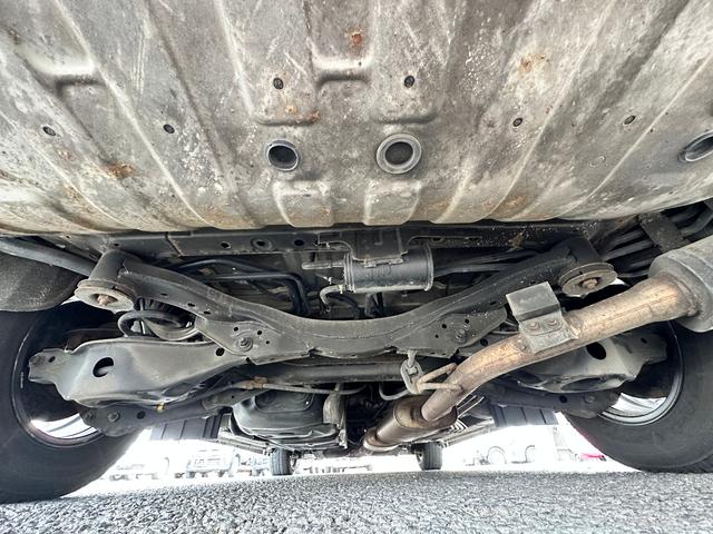 エルグランド ２５０ハイウェイスターアーバンクロム　車検２年　１年保証　修復歴なし　禁煙車　全周囲カメラ　ナビ　ＴＶ　クリアランスソナー　両側電動スライドドア　オートライト　ＨＩＤ　電動リアゲート　スマートキー　電動格納ミラー　ＣＶＴ　アルミ（38枚目）