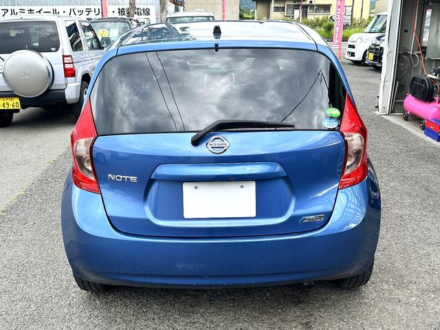 ノート Ｘ　ＤＩＧ－Ｓ　車検２年　１ヶ月保証　修復歴なし　禁煙車　ナビ　ＴＶ　スマートキー　アイドリングストップ　電動格納ミラー　ＣＶＴ　盗難防止システム　衝突安全ボディ　ＡＢＳ　エアコン　パワーステアリング（6枚目）