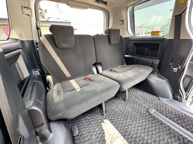 ヴォクシー Ｘ　Ｌエディション　４ＷＤ　車検２年　１ヶ月保証　修復歴なし　禁煙車　バックカメラ　ナビ　ＴＶ　両側スライド・片側電動　オートライト　ＨＩＤ　キーレス　電動格納ミラー　後席モニター　ＣＶＴ　Ｂｌｕｅｔｏｏｔｈ（37枚目）