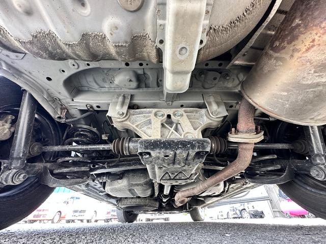 ヴォクシー Ｘ　Ｌエディション　４ＷＤ　車検２年　１ヶ月保証　修復歴なし　禁煙車　バックカメラ　ナビ　ＴＶ　両側スライド・片側電動　オートライト　ＨＩＤ　キーレス　電動格納ミラー　後席モニター　ＣＶＴ　Ｂｌｕｅｔｏｏｔｈ（46枚目）