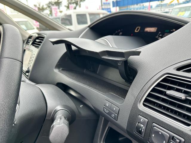 セレナ ハイウェイスターＧ　Ｓ－ハイブリッド　車検２年　１年保証　修復歴なし　禁煙車　ＥＴＣ　全周囲カメラ　ナビ　ＴＶ　クルコン　両側電動スライドドア　スマートキー　アイドリングストップ　電動格納ミラー　３列シート　ウォークスルー　ＣＶＴ（26枚目）