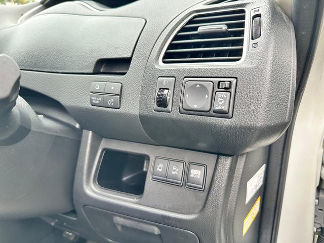 セレナ ハイウェイスターＧ　Ｓ－ハイブリッド　車検２年　１年保証　修復歴なし　禁煙車　ＥＴＣ　全周囲カメラ　ナビ　ＴＶ　クルコン　両側電動スライドドア　スマートキー　アイドリングストップ　電動格納ミラー　３列シート　ウォークスルー　ＣＶＴ（31枚目）