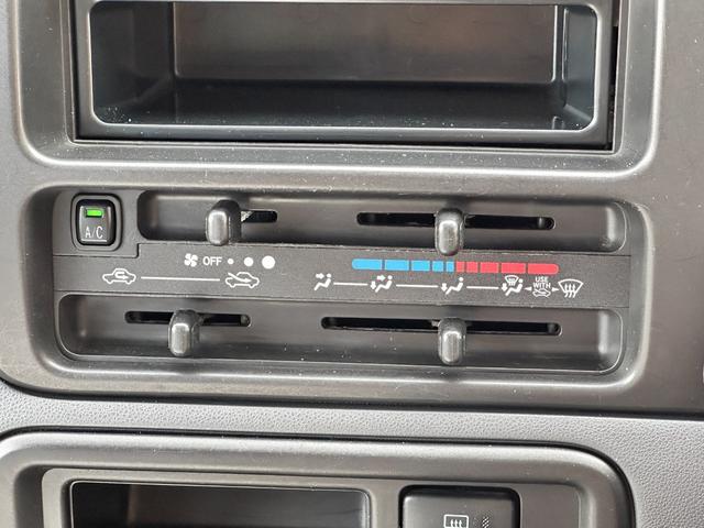 ハイゼットカーゴ ＤＸ　５速マニュアル　車検２年　４ＷＤ　１ヶ月保証　修復歴なし　両側スライドドア　エアコン　パワーステアリング　運転席エアバッグ（24枚目）