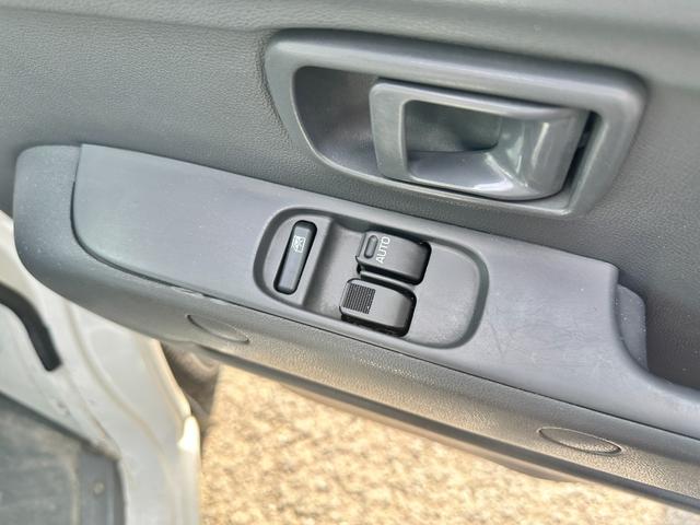 ハイゼットカーゴ ＤＸ　５速マニュアル　車検２年　４ＷＤ　１ヶ月保証　修復歴なし　両側スライドドア　エアコン　パワーステアリング　運転席エアバッグ（33枚目）