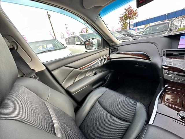 NISSAN FUGA HYBRID BASE GRADE
