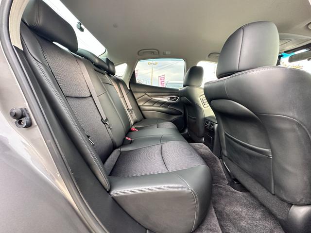 NISSAN FUGA HYBRID BASE GRADE