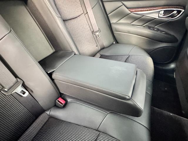 NISSAN FUGA HYBRID BASE GRADE