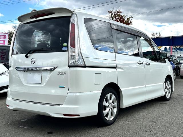 セレナ ハイウェイスター　車検２年　１ヶ月保証　修復歴なし　禁煙車　ナビ　ＴＶ　バックカメラ　ＥＴＣ　両側電動スライドドア　スマートキー　３列シート　ＣＶＴ　アルミ　盗難防止システム（4枚目）