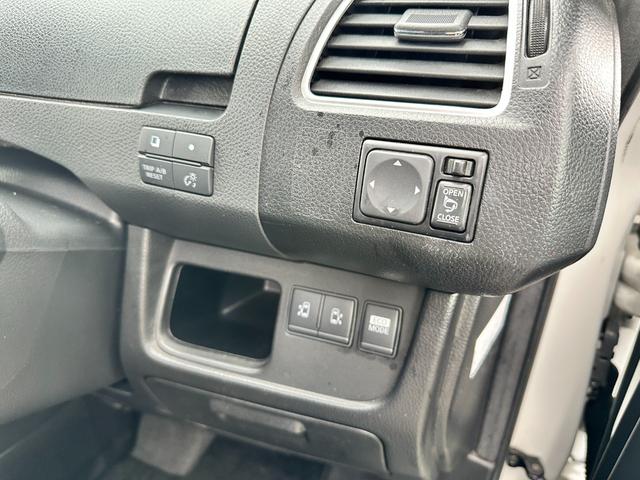 セレナ ハイウェイスター　車検２年　１ヶ月保証　修復歴なし　禁煙車　ナビ　ＴＶ　バックカメラ　ＥＴＣ　両側電動スライドドア　スマートキー　３列シート　ＣＶＴ　アルミ　盗難防止システム（33枚目）