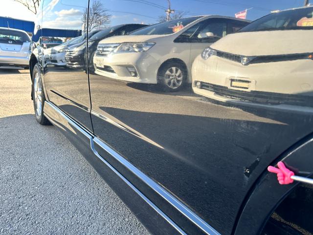 オンライン予約を是非ご活用ください！　店舗内はギュウギュウに車が詰まっているので、先にご予約いただけると、広い場所で見やすいように準備いたします。