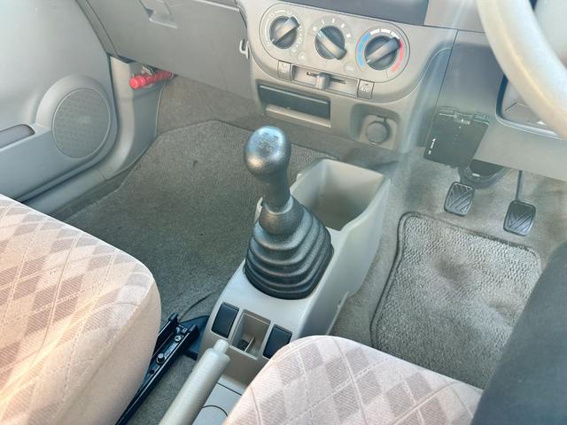 アルト ＥＩＩ　５速マニュアル　車検２年　１ヶ月保証　修復歴なし　禁煙車　キーレスキー　盗難防止システム　ＡＢＳ　衝突安全ボディ　エアコン（25枚目）