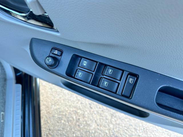 ピクシスエポック 4WD 車検2年 1年保証 修復歴なし 禁煙車 キーレスキー アイドリングストップ CVT 盗難防止システム ABS CD 衝突安全ボディ エアコン パワステ(29枚目)