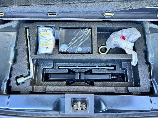 ピクシスエポック 4WD 車検2年 1年保証 修復歴なし 禁煙車 キーレスキー アイドリングストップ CVT 盗難防止システム ABS CD 衝突安全ボディ エアコン パワステ(35枚目)