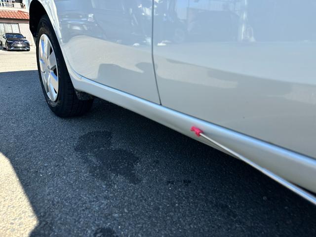 ノート Ｘ　車検２年　１年保証　修復歴なし　禁煙車　ナビ　ＴＶ　スマートキー　アイドリングストップ　電動格納ミラー　ＣＶＴ　盗難防止システム　衝突安全ボディ　ＡＢＳ（10枚目）