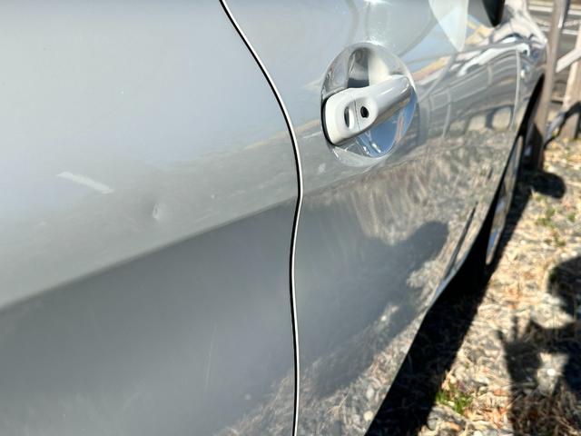 ノート Ｘ　車検２年　１年保証　修復歴なし　禁煙車　ナビ　ＴＶ　スマートキー　アイドリングストップ　電動格納ミラー　ＣＶＴ　盗難防止システム　衝突安全ボディ　ＡＢＳ（11枚目）