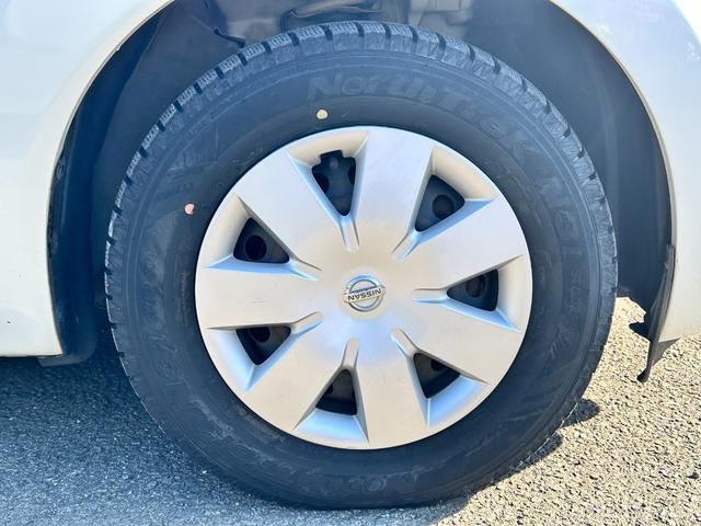 ノート Ｘ　車検２年　１年保証　修復歴なし　禁煙車　ナビ　ＴＶ　スマートキー　アイドリングストップ　電動格納ミラー　ＣＶＴ　盗難防止システム　衝突安全ボディ　ＡＢＳ（13枚目）