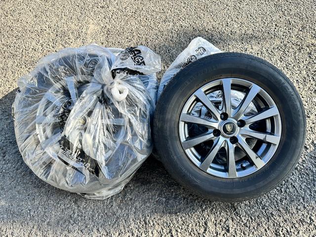 ノート Ｘ　車検２年　１年保証　修復歴なし　禁煙車　ナビ　ＴＶ　スマートキー　アイドリングストップ　電動格納ミラー　ＣＶＴ　盗難防止システム　衝突安全ボディ　ＡＢＳ（15枚目）