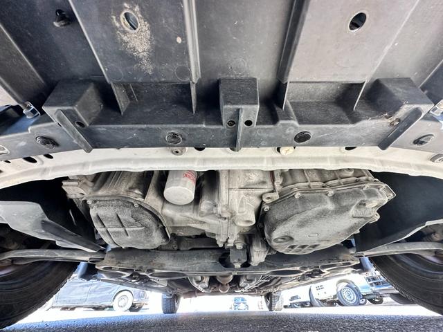 ノート Ｘ　車検２年　１年保証　修復歴なし　禁煙車　ナビ　ＴＶ　スマートキー　アイドリングストップ　電動格納ミラー　ＣＶＴ　盗難防止システム　衝突安全ボディ　ＡＢＳ（44枚目）