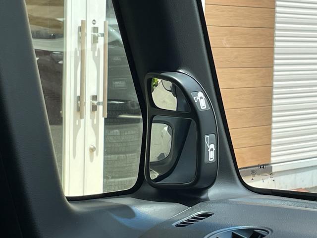 Ｎ－ＢＯＸカスタム Ｇ・Ｌパッケージ　純正ナビ　Ｂｌｕｅｔｏｏｔｈ／ＣＤ／ＤＶＤ／フルセグＴＶ　バックカメラ　エンジンスターター　アルパインフリップダウンモニター　ＥＴＣ　ＡＢＳ　横滑り防止措置　純正フロアマット　純正ＡＷ　ＡＡＣ（17枚目）