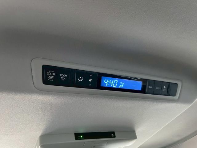 アルファード ２．５Ｓ　純正ＳＤナビ　Ｂｌｕｅｔｏｏｔｈ／ＣＤ／ＤＶＤ／フルセグＴＶ　フリップダウンモニター　ワンオーナー　両側パワースライドドア　ＥＴＣ　ＬＥＤヘッドライト　ステアリングリモコン　純正１８インチアルミ（31枚目）