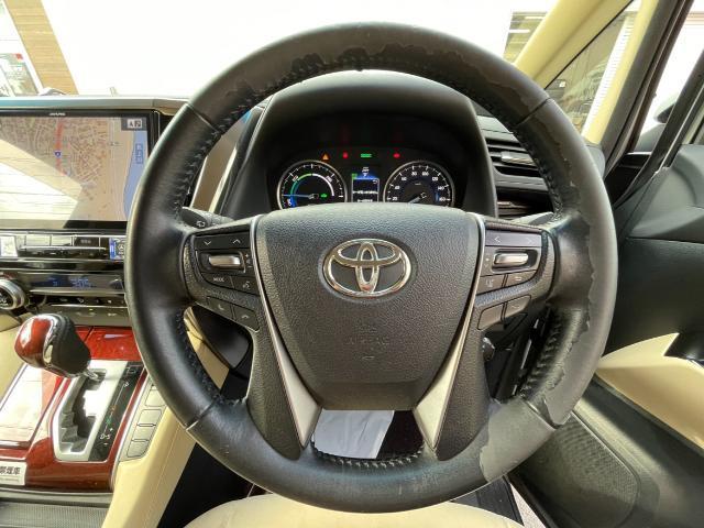 アルファードハイブリッド Ｘ　社外ナビ　Ｂｌｕｅｔｏｏｔｈ／ＣＤ／ＤＶＤ／フルセグＴＶ　バックカメラ　レーダークルーズコントロール　４ＷＤ　片側パワースライドドア　前方ドライブレコーダー　ＥＴＣ　ＡＶＨ　二列目オットマン　エンスタ（15枚目）