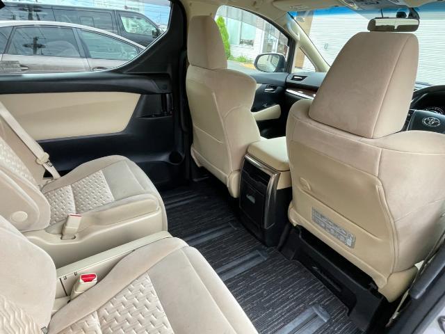 アルファードハイブリッド Ｘ　社外ナビ　Ｂｌｕｅｔｏｏｔｈ／ＣＤ／ＤＶＤ／フルセグＴＶ　バックカメラ　レーダークルーズコントロール　４ＷＤ　片側パワースライドドア　前方ドライブレコーダー　ＥＴＣ　ＡＶＨ　二列目オットマン　エンスタ（22枚目）
