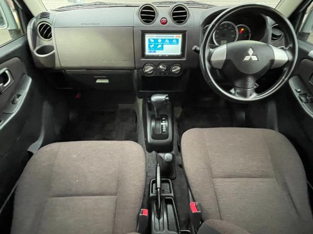 パジェロミニ ナビエディションＶＲ　４ＷＤ　純正ＳＤナビ　ＣＤ／ＤＶＤ／ワンセグＴＶ　電動格納ミラー　ライトレベライザー　ドアバイザー　キーレス　リモコンキー　ハロゲンヘッドライト　Ｗエアバック　ルーフレール　背面タイヤ　ＡＢＳ（2枚目）