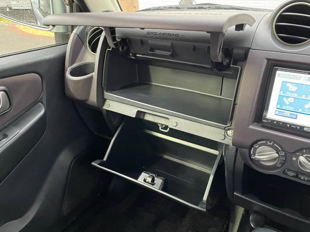 パジェロミニ ナビエディションＶＲ　４ＷＤ　純正ＳＤナビ　ＣＤ／ＤＶＤ／ワンセグＴＶ　電動格納ミラー　ライトレベライザー　ドアバイザー　キーレス　リモコンキー　ハロゲンヘッドライト　Ｗエアバック　ルーフレール　背面タイヤ　ＡＢＳ（8枚目）