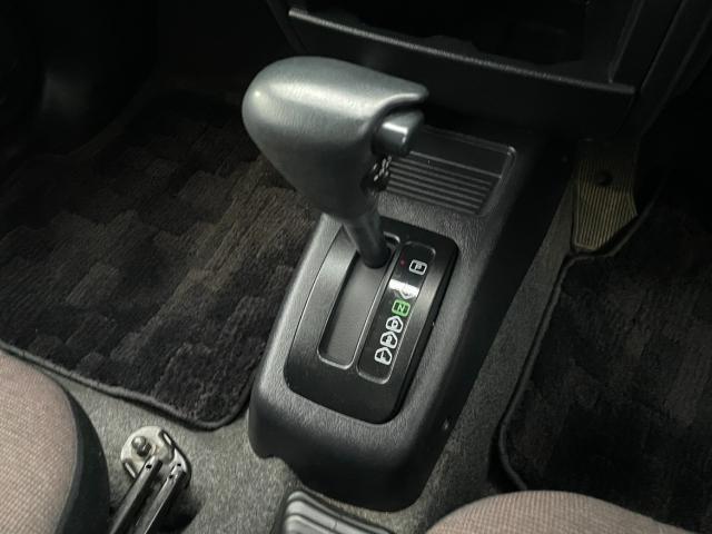 パジェロミニ ナビエディションＶＲ　４ＷＤ　純正ＳＤナビ　ＣＤ／ＤＶＤ／ワンセグＴＶ　電動格納ミラー　ライトレベライザー　ドアバイザー　キーレス　リモコンキー　ハロゲンヘッドライト　Ｗエアバック　ルーフレール　背面タイヤ　ＡＢＳ（10枚目）