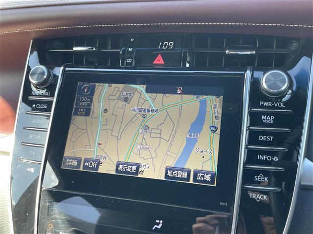 ハリアーハイブリッド エレガンス　純正ＳＤナビ（フルセグＴＶ／ＣＤ／ＤＶＤ／Ｂｌｕｅｔｏｏｔｈ）バックカメラステアリングリモコンＬＥＤヘッドライトフォグライトビルドインＥＴＣ電動格納ミラーパワーシート純正フロアマット（3枚目）