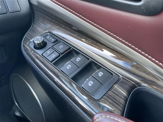 ハリアーハイブリッド エレガンス　純正ＳＤナビ（フルセグＴＶ／ＣＤ／ＤＶＤ／Ｂｌｕｅｔｏｏｔｈ）バックカメラステアリングリモコンＬＥＤヘッドライトフォグライトビルドインＥＴＣ電動格納ミラーパワーシート純正フロアマット（9枚目）