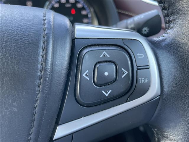ハリアーハイブリッド エレガンス　純正ＳＤナビ（フルセグＴＶ／ＣＤ／ＤＶＤ／Ｂｌｕｅｔｏｏｔｈ）バックカメラステアリングリモコンＬＥＤヘッドライトフォグライトビルドインＥＴＣ電動格納ミラーパワーシート純正フロアマット（12枚目）